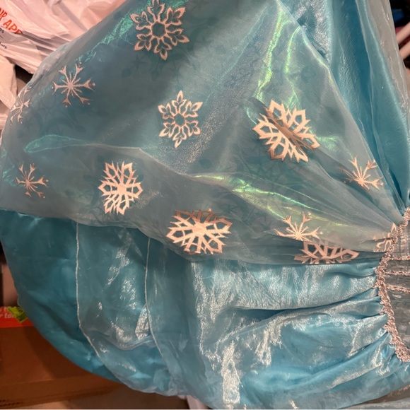Disney Store Frozen Elsa Costume Dress – Size 5/6 – Excellent Condition - Picture 6 of 7